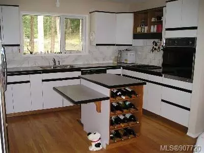 Gabriola Island, BC V0R 1X2,1101 Pat Burns Ave