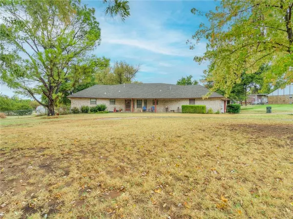 Edmond, OK 73034,3805 Redbud Lane