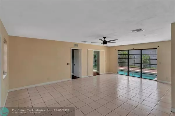 Oakland Park, FL 33334,250 NE 57th St