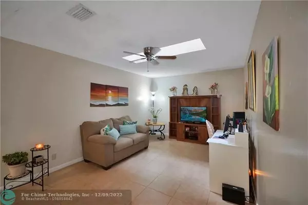 West Palm Beach, FL 33415,2641 Gately Dr W  #1406