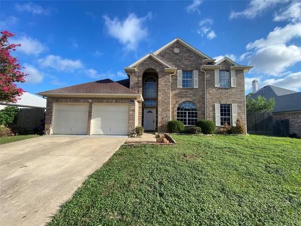 217 E Embercrest Drive, Arlington, TX 76018