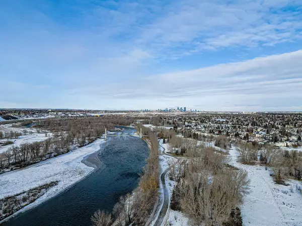 Calgary, AB T2C 4J9,163 Riverview CIR SE