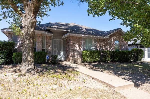 1045 Glencrest Drive, Cedar Hill, TX 75104