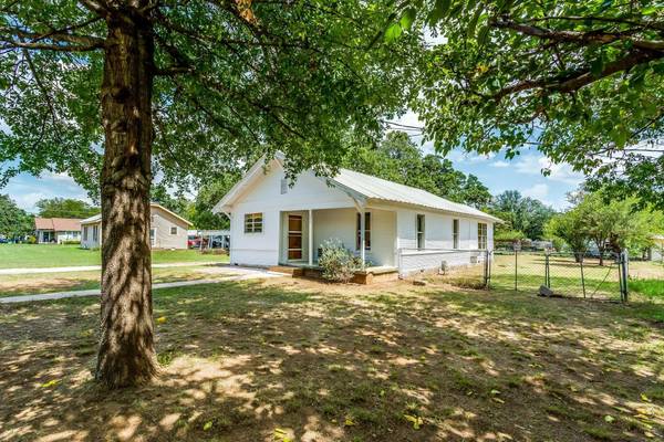 706 S Bassett Street, Eastland, TX 76448