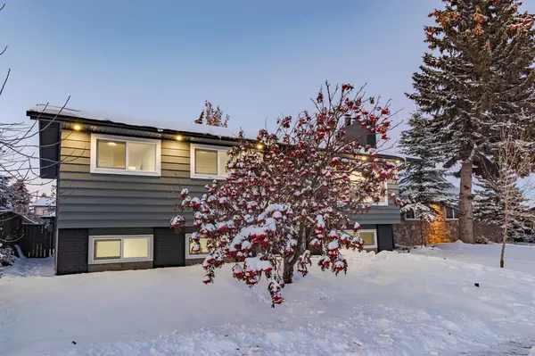 Calgary, AB T3K 1W1,63 Bermondsey CRES NW