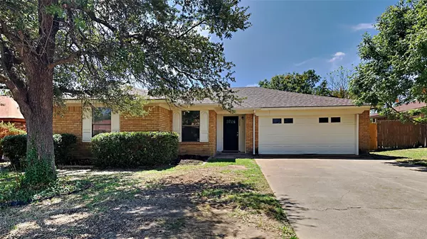 5708 Chesapeake Street, Watauga, TX 76148