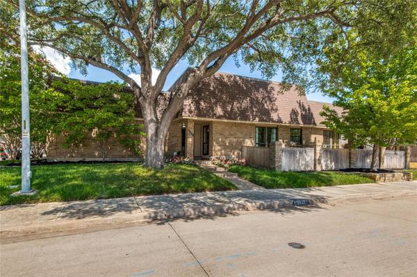 3932 Rosser Square, Dallas, TX 75244