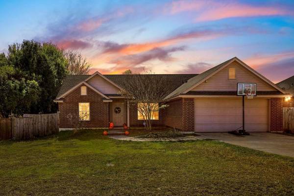 307 Baldwin Street, Red Oak, TX 75154