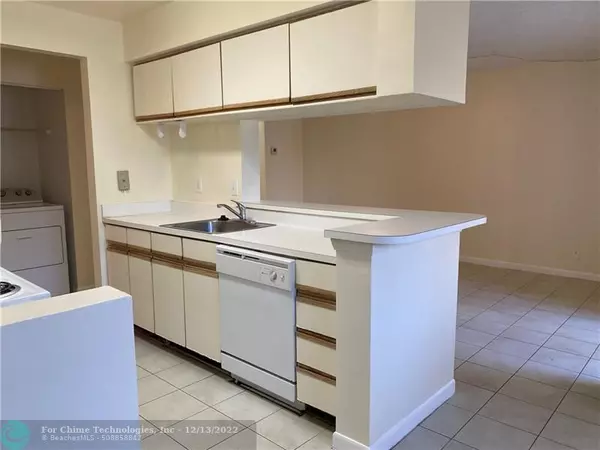 Coral Springs, FL 33076,9977 Westview Dr  #112