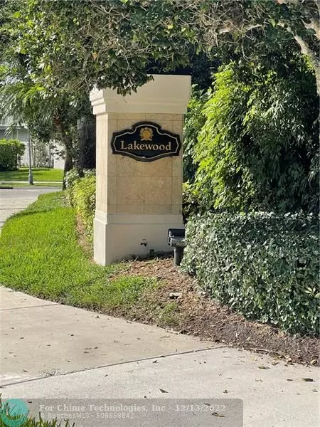 3090 Lakewood Cir, Weston, FL 33332