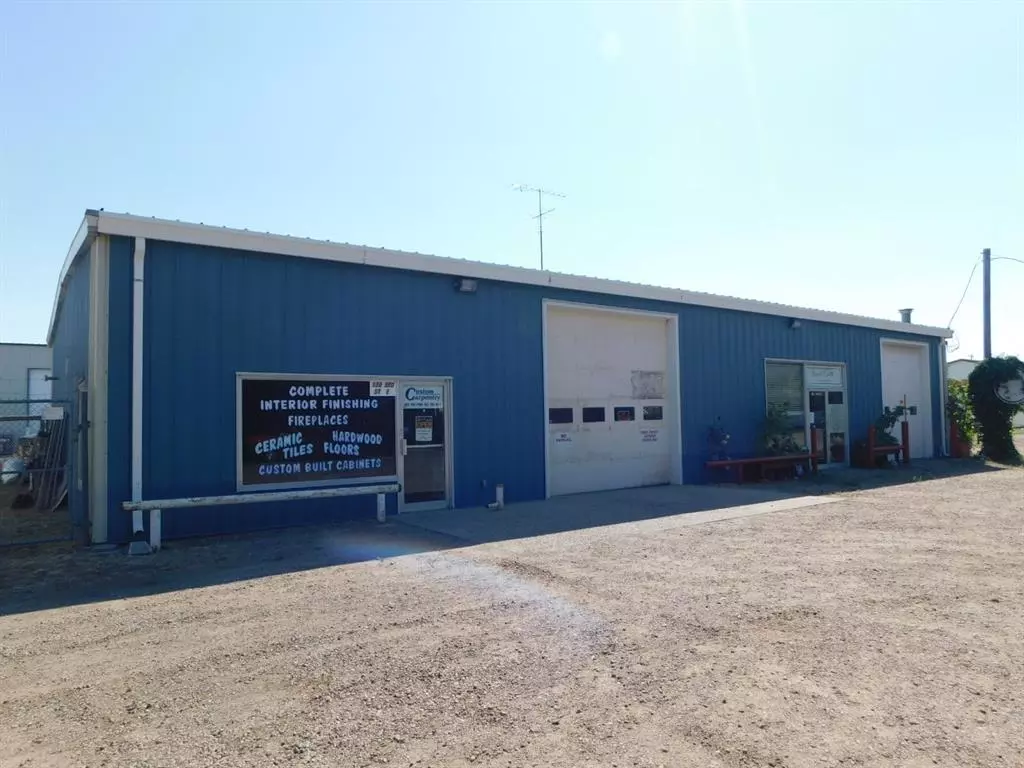 Brooks, AB T1R 0H1,130 3 ST E