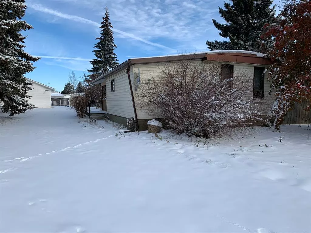 Wainwright, AB T9W 1A3,538 2 Avenue Crescent