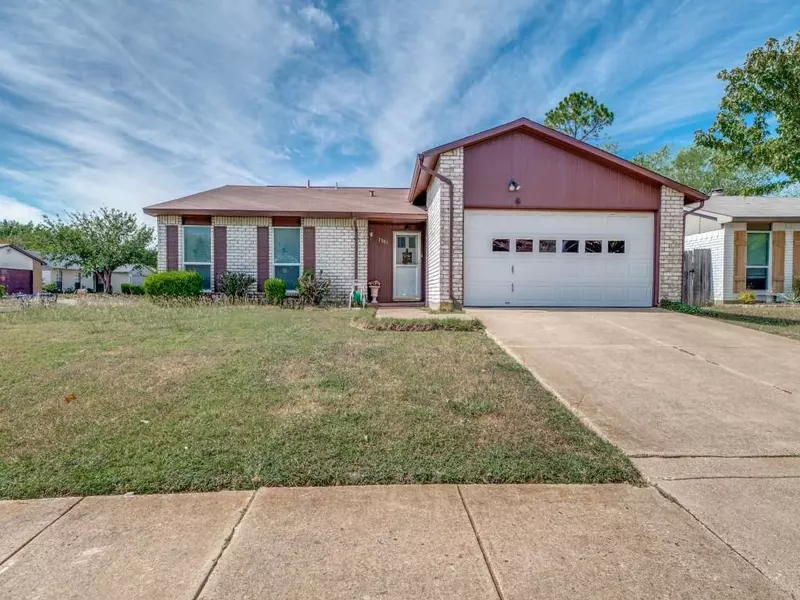 7301 Whitewood Drive, Fort Worth, TX 76137