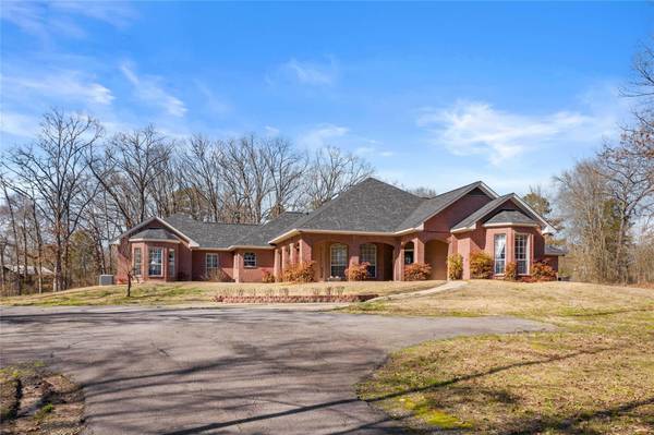 2304 McKellar, Mount Pleasant, TX 75455