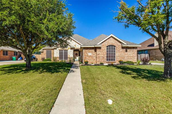 129 Indian Paint Drive, Justin, TX 76247