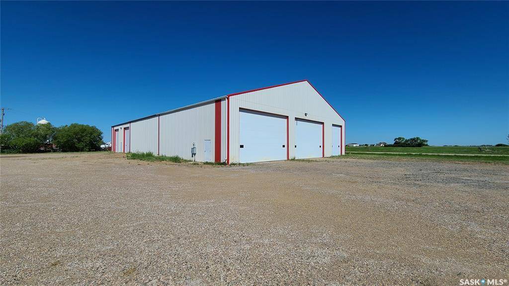 433 Industrial AVENUE E,  North Weyburn,  SK S4H 2L3