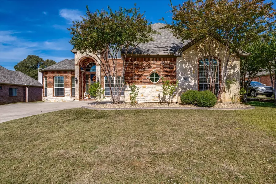 2207 High Pointe Drive, Corinth, TX 76210