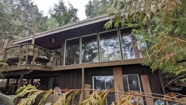 Piers Island, BC V8L 3X9,39 McKenzie Cres