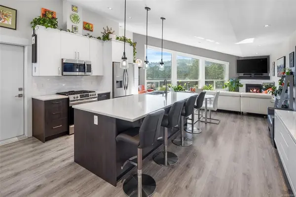 2454 Prospector Way, Langford, BC V9B 5X6