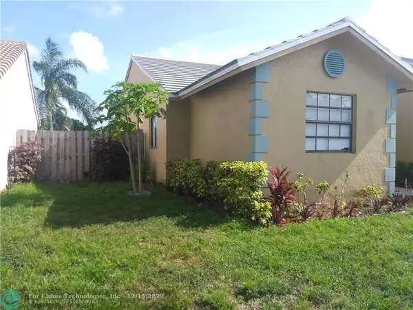 Lake Worth Beach, FL 33463,5896 Strawberry Lakes Cir