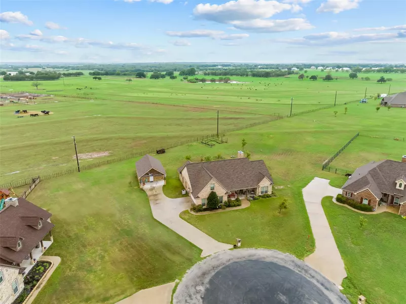 140 Champion Court, Weatherford, TX 76087