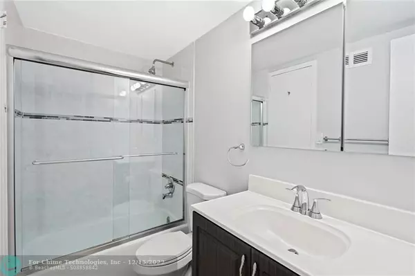 Hallandale Beach, FL 33009,3140 S Ocean Dr  #1009