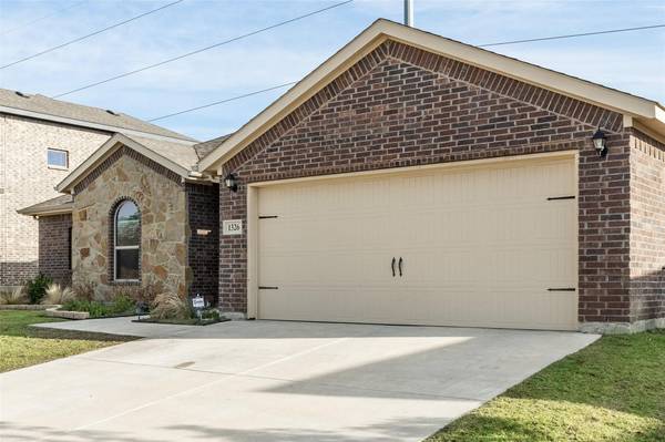 1326 Highpoint Circle, Grand Prairie, TX 75052