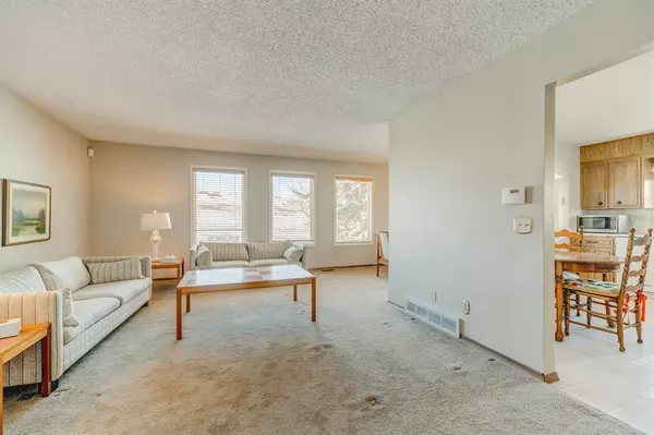 Calgary, AB T3K 1X1,116 Beaconsfield WAY NW