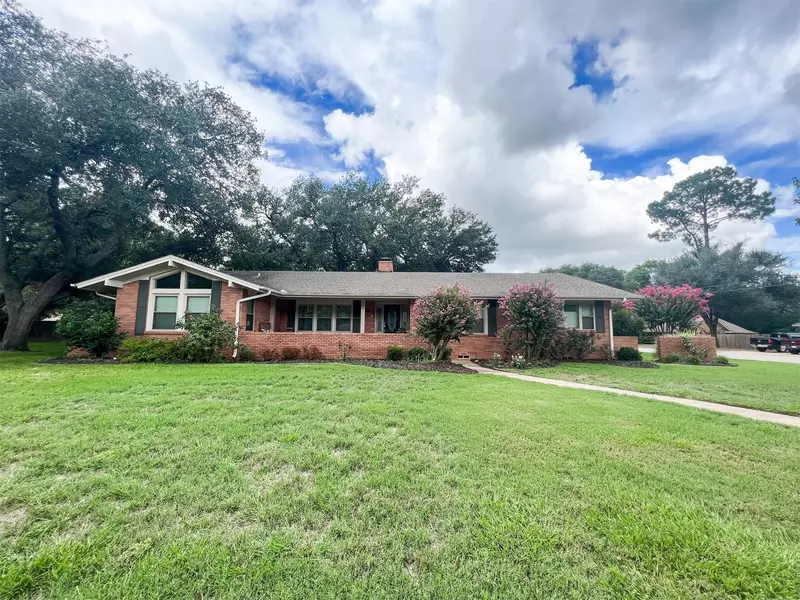 708 Belmont Drive, Athens, TX 75751