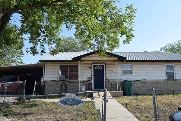 1200 Avenue C, Santa Anna, TX 76878