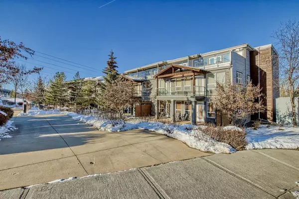 Calgary, AB T3B 5Z5,11642 Valley Ridge PARK NW #106