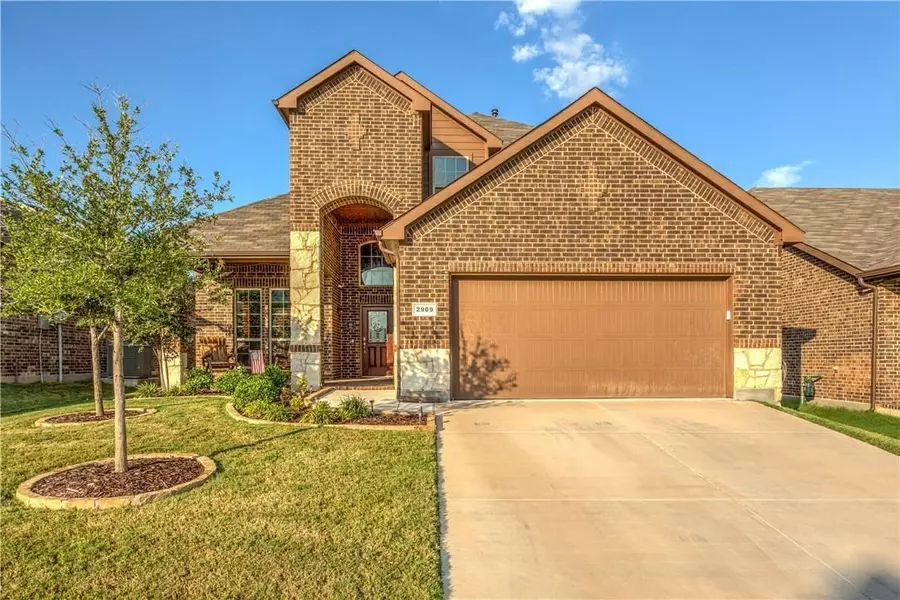 2909 Cedar Ridge Lane, Fort Worth, TX 76177