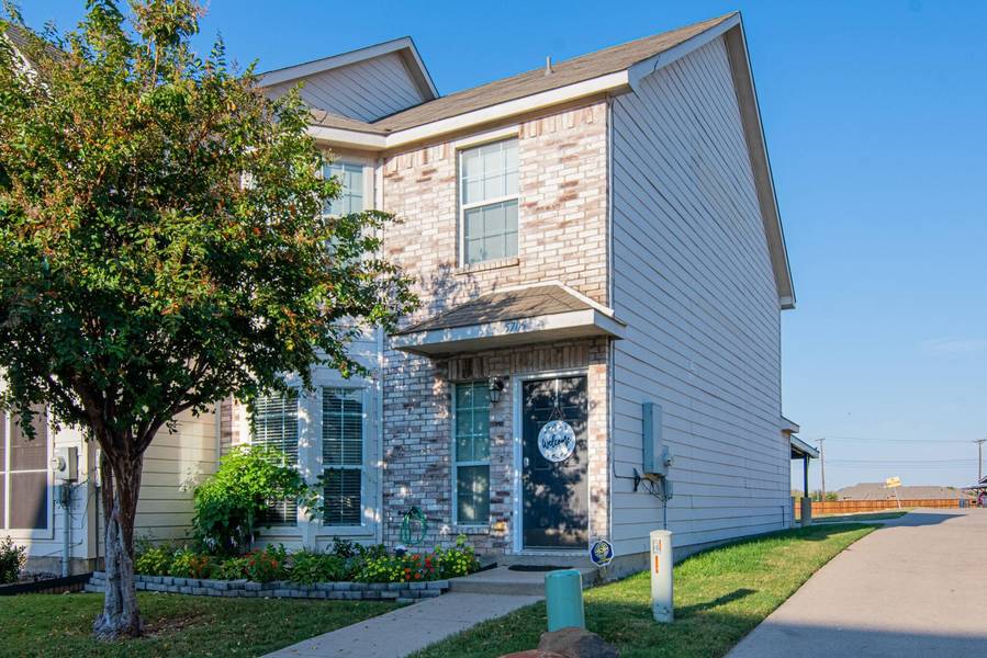 5705 Giddyup Lane, Fort Worth, TX 76179