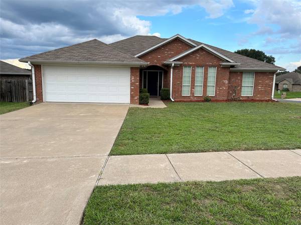 19079 Gainesway Drive, Flint, TX 75762