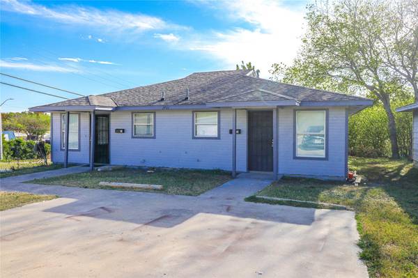 2701 NW 18th Street, Fort Worth, TX 76106