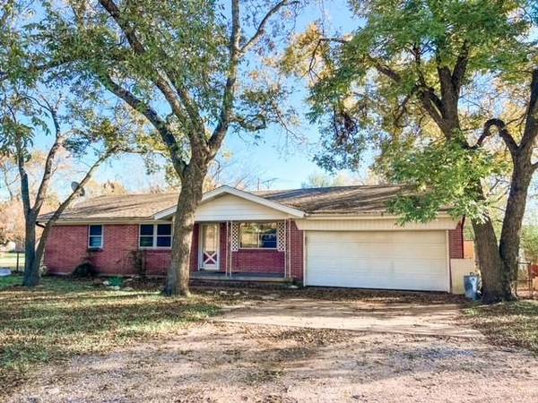 205 W 6th Street, Tolar, TX 76476