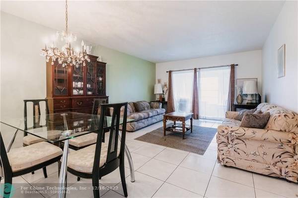 5041 W Oakland Park Blvd  #303,  Lauderdale Lakes,  FL 33313