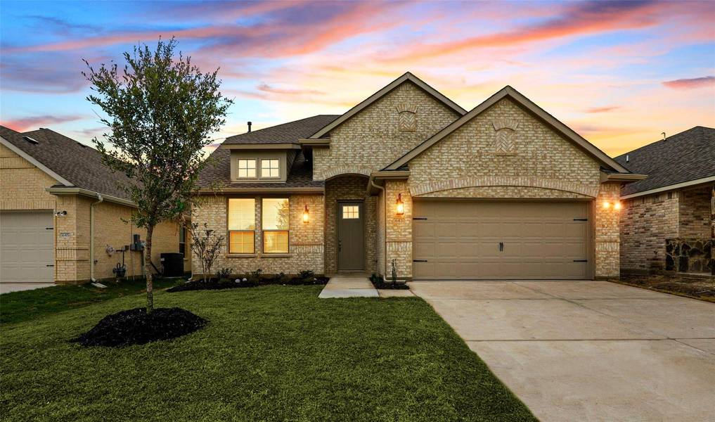 643 Bethpage Drive, Red Oak, TX 75154