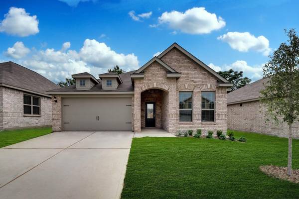 7633 Noble Oaks Drive, Fort Worth, TX 76120