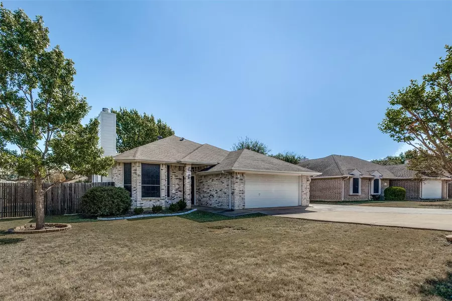 520 Ridgewood Street, Lake Dallas, TX 75065