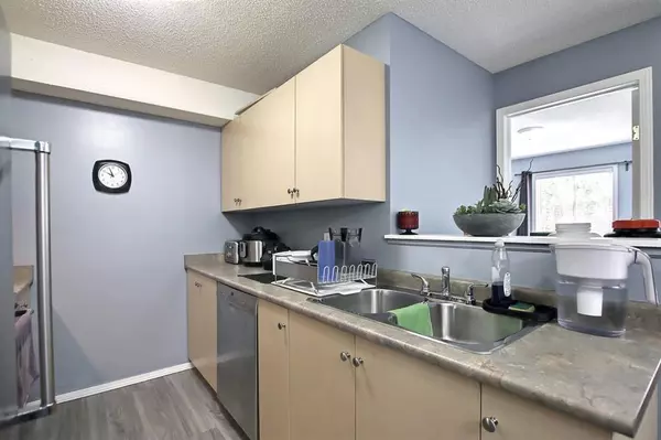 Calgary, AB T2Y 5A1,16320 24 ST SW #3123