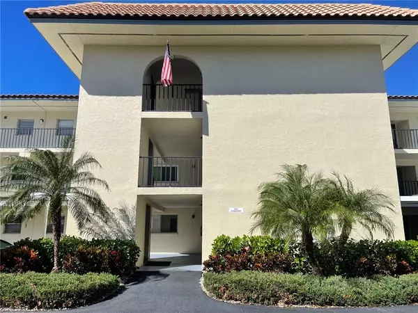 201 Quail Forest BLVD #208, Naples, FL 34105