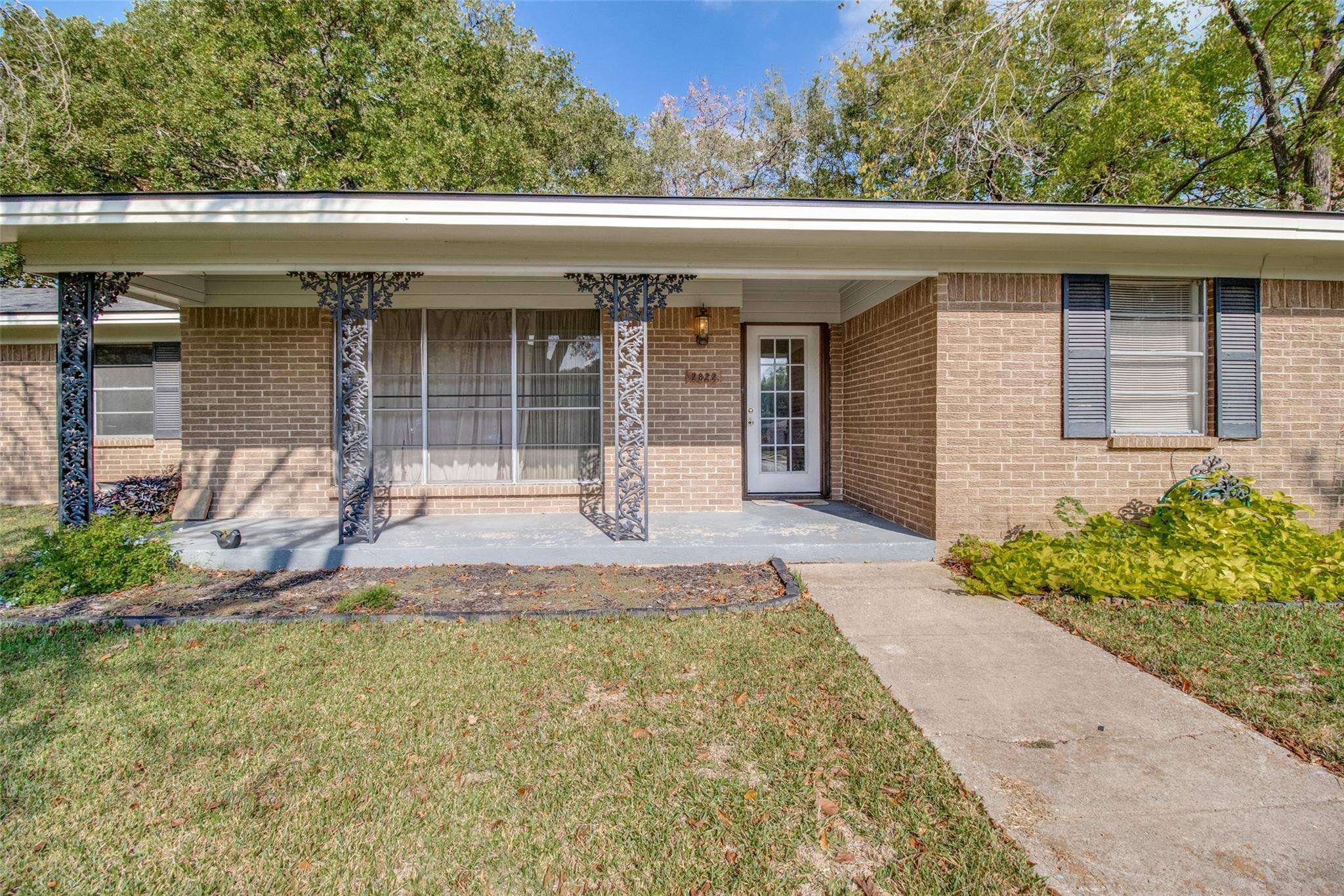 2822 Birchwood Lane, Commerce, TX 75428