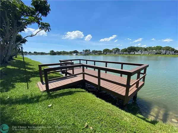 Margate, FL 33063,5510 Lakeside Dr  #205