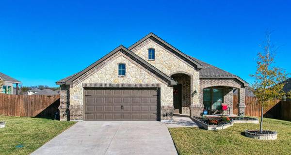 1910 Maplewood Drive, Glenn Heights, TX 75154