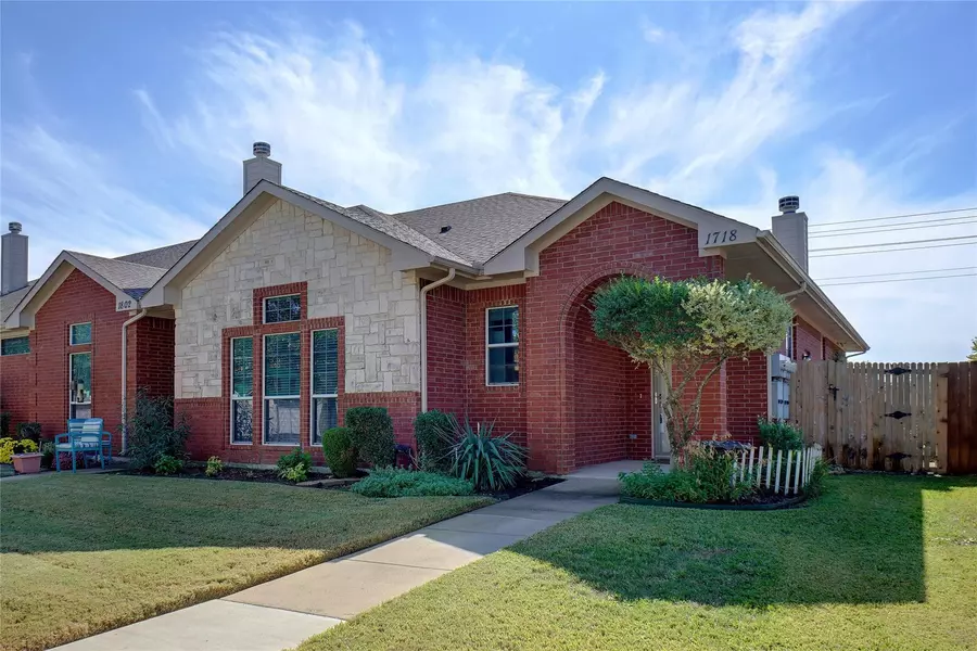 1718 Poinsettia Boulevard, Denton, TX 76208