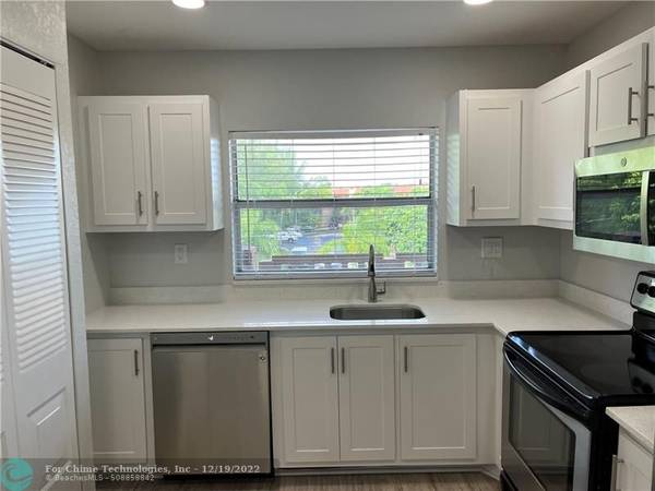 Sunrise, FL 33322,9861 Sunrise Lakes Blvd  #308