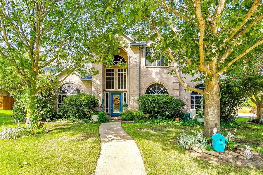 708 Red Oak Summit, Crowley, TX 76036