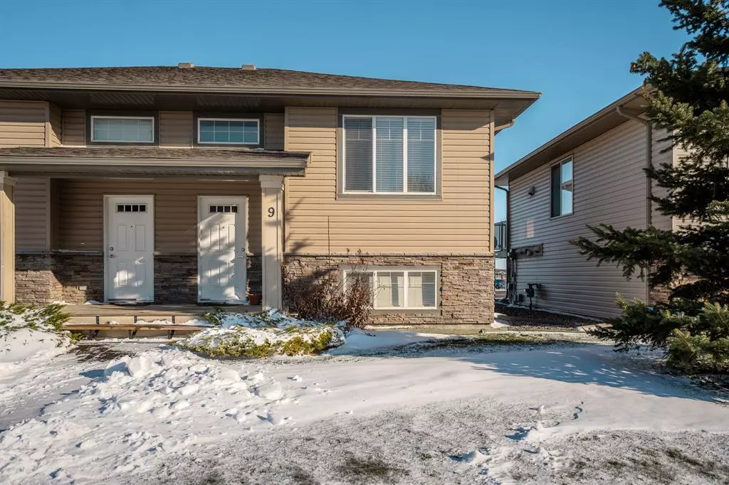 Coaldale, AB T1M 0C3,803 19A AVE #9