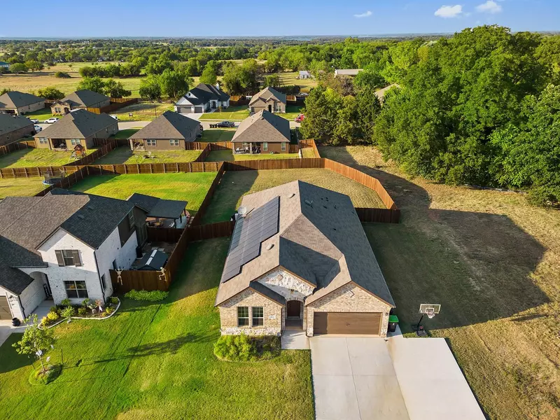 199 Lakeview Circle, Pilot Point, TX 76258